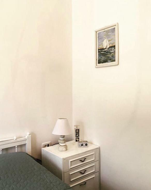 Faros Oasis Apartment Gdinj Exterior photo